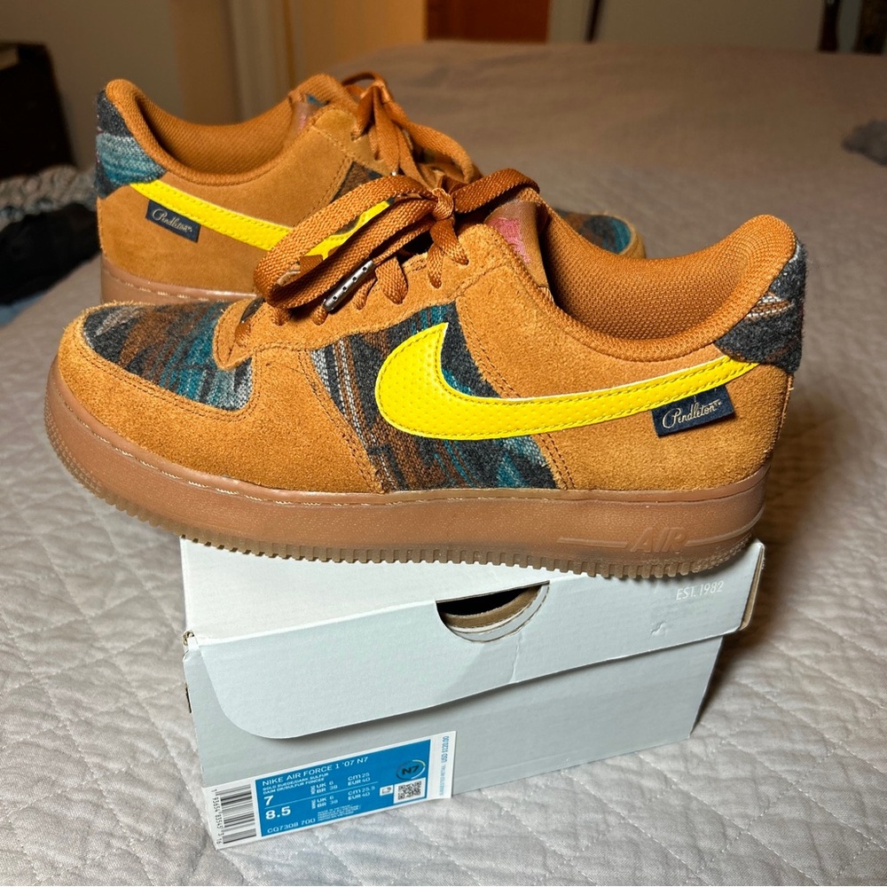 Nike X Pendleton AirForce 1 (NEW w/o box)